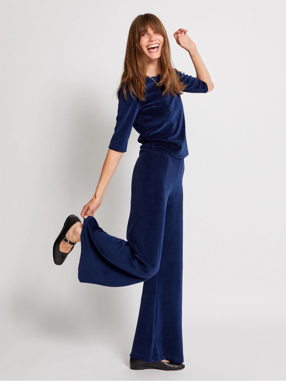 NWOT SUZIE KONDI Flare Pants Velour Navy Blue
